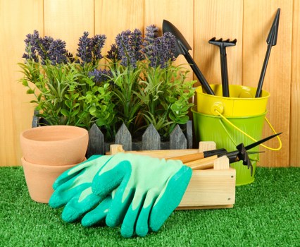 Different fencing styles suitable for properties in Noak Hill